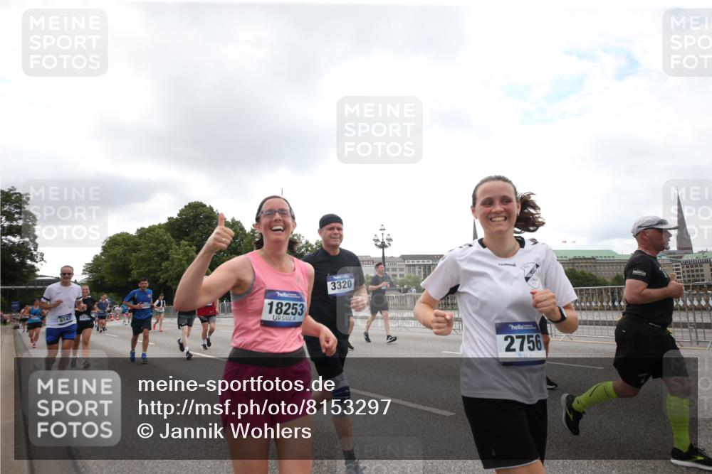 29.06.2025 - hella hamburg halbmarathon Jannik Wohlers http://msf.ph/oto/8153297 29.06.2025 10:47:58 Lombardsbrücke 1157, 1645, 2037, 2195, 2418, 2475, 2627, 2756, 2909, 2958, 3224, 3320, 3504, 3661, 3679, 3933, 4588, 5585, 5781, 5952, 6143, 7532, 8461, 8948, 9775, 9921, 10059, 10145, 11742, 12022, 12104, 12152, 12192, 12439, 12452, 12932, 13377, 13529, 13559, 13675, 13861, 13914, 14050, 15489, 15593, 15715, 15743, 16141, 16368, 16669, 16693, 16935, 16965, 17631, 17930, 18248, 18967 meine-sportfotos.de