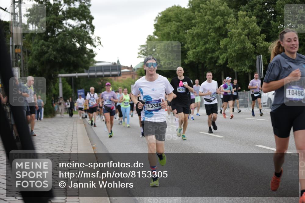 29.06.2025 - hella hamburg halbmarathon Jannik Wohlers http://msf.ph/oto/8153305 29.06.2025 10:52:57 Lombardsbrücke 1340, 1900, 1906, 2065, 2409, 3226, 4195, 4626, 5428, 5562, 5815, 6041, 6044, 7068, 7483, 7876, 8189, 8212, 8414, 8515, 8906, 9685, 9764, 10043, 10175, 10490, 11914, 12193, 12219, 12280, 12700, 13011, 13326, 14038, 14065, 14419, 14761, 16979, 17012, 17577, 17600, 18144, 18311, 18523, 18593 meine-sportfotos.de