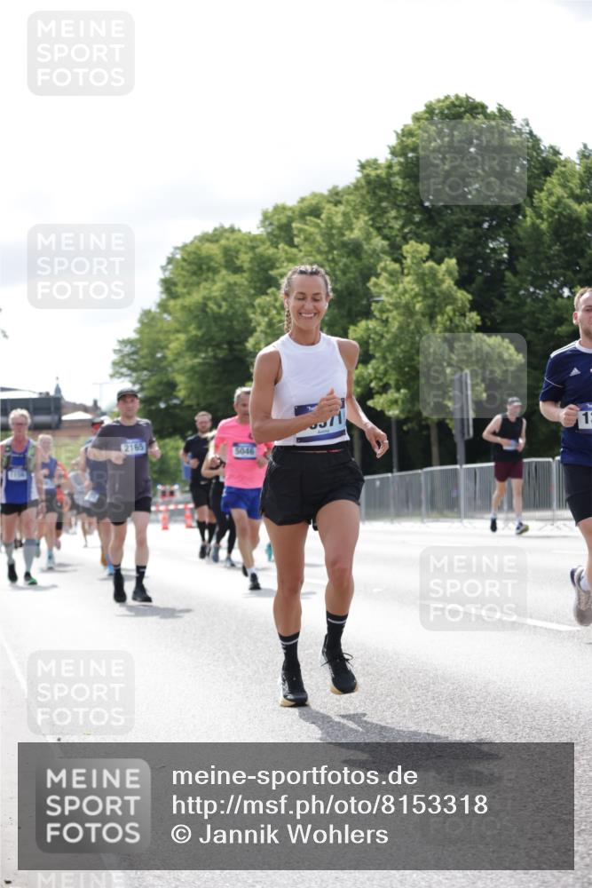 29.06.2025 - hella hamburg halbmarathon Jannik Wohlers http://msf.ph/oto/8153318 29.06.2025 10:15:40 Lombardsbrücke 1156, 1308, 1651, 2071, 2076, 2165, 2436, 2803, 2835, 3167, 4828, 5046, 5423, 7897, 8169, 8274, 8554, 8746, 8885, 9601, 9675, 9784, 9802, 10107, 10292, 10844, 10990, 11113, 11303, 11478, 11774, 11783, 11818, 12427, 12628, 14543, 14559, 15571, 15724, 15889, 16020, 16348, 16606, 17692, 18641, 18735, 19030 meine-sportfotos.de