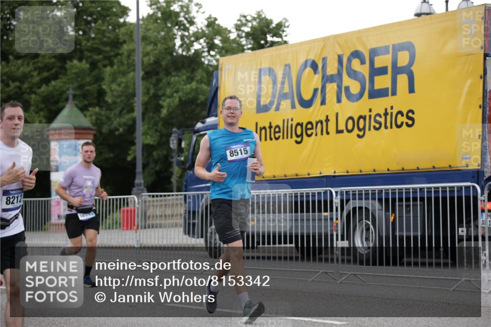 29.06.2025 - hella hamburg halbmarathon Jannik Wohlers http://msf.ph/oto/8153342 29.06.2025 10:53:00 Lombardsbrücke 1340, 1709, 1900, 1906, 1984, 2065, 2409, 3226, 4195, 4595, 5428, 5562, 5815, 6041, 6044, 7068, 7483, 7611, 7876, 8189, 8212, 8414, 8515, 8906, 9456, 9685, 9764, 9785, 10043, 10175, 10490, 11489, 11914, 12068, 12082, 12193, 12219, 12280, 12700, 13011, 13072, 13326, 13351, 14038, 14065, 14419, 14761, 15498, 16979, 17012, 17236, 17577, 17600, 18057, 18079, 18144, 18311, 18523, 18532, 18593 meine-sportfotos.de