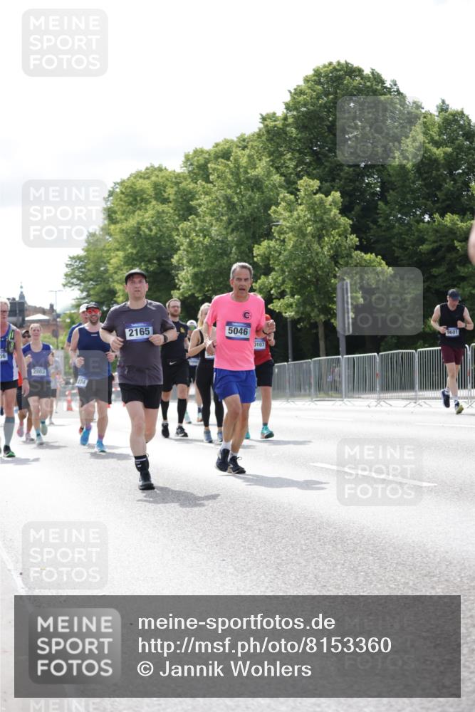 29.06.2025 - hella hamburg halbmarathon Jannik Wohlers http://msf.ph/oto/8153360 29.06.2025 10:15:41 Lombardsbrücke 1156, 1308, 1651, 2071, 2076, 2165, 2436, 2803, 2835, 3167, 4637, 4828, 5046, 5423, 7897, 8169, 8274, 8554, 8746, 8885, 9601, 9675, 9784, 9802, 9881, 10107, 10292, 10844, 10990, 11113, 11303, 11478, 11774, 11783, 11818, 12427, 12628, 14543, 15571, 15724, 15889, 16020, 16348, 16921, 17692, 18641, 18735, 19030 meine-sportfotos.de