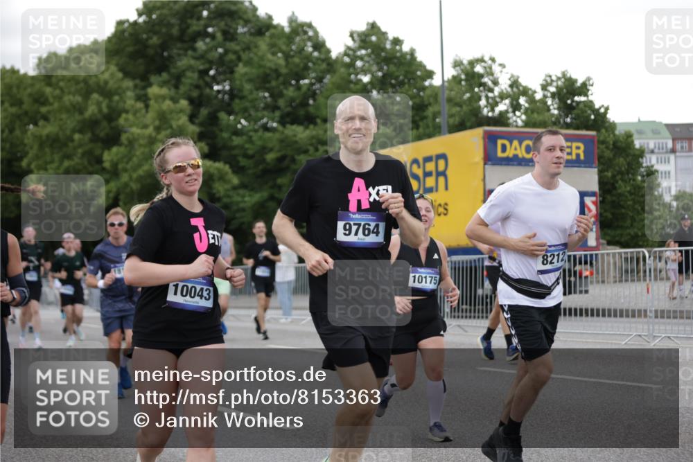 29.06.2025 - hella hamburg halbmarathon Jannik Wohlers http://msf.ph/oto/8153363 29.06.2025 10:53:01 Lombardsbrücke 1340, 1709, 1900, 1906, 1984, 2065, 2409, 2429, 3226, 4195, 4595, 5428, 5562, 5815, 6041, 6044, 7068, 7483, 7611, 7876, 8189, 8212, 8414, 8515, 8906, 9077, 9456, 9685, 9764, 9785, 10043, 10175, 10490, 11489, 11914, 12068, 12082, 12193, 12219, 12259, 12280, 12459, 12700, 13011, 13072, 13326, 13351, 14038, 14065, 14419, 14761, 15498, 16979, 17012, 17236, 17577, 17600, 18057, 18079, 18144, 18311, 18523, 18532, 18593, 18609 meine-sportfotos.de