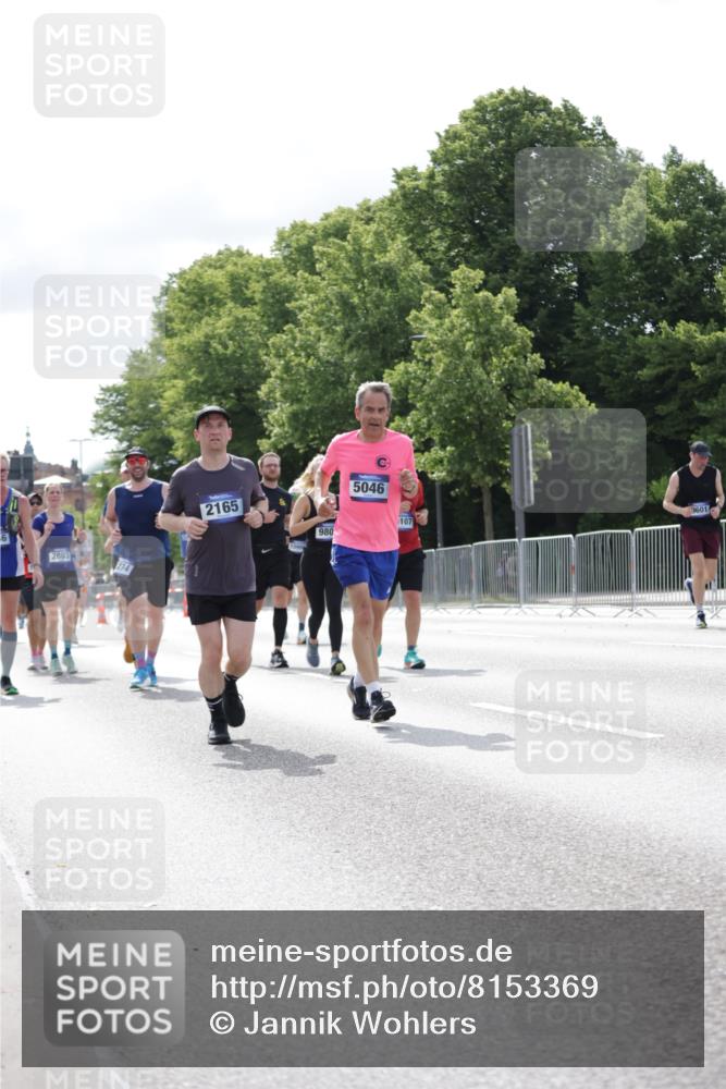 29.06.2025 - hella hamburg halbmarathon Jannik Wohlers http://msf.ph/oto/8153369 29.06.2025 10:15:41 Lombardsbrücke 1156, 1308, 1651, 2071, 2076, 2165, 2436, 2803, 2835, 3167, 4637, 4828, 5046, 5423, 7897, 8169, 8274, 8554, 8746, 8885, 9601, 9675, 9784, 9802, 9881, 10107, 10292, 10844, 10990, 11113, 11303, 11478, 11774, 11783, 11818, 12427, 12628, 14543, 15571, 15724, 15889, 16020, 16348, 16921, 17692, 18641, 18735, 19030 meine-sportfotos.de