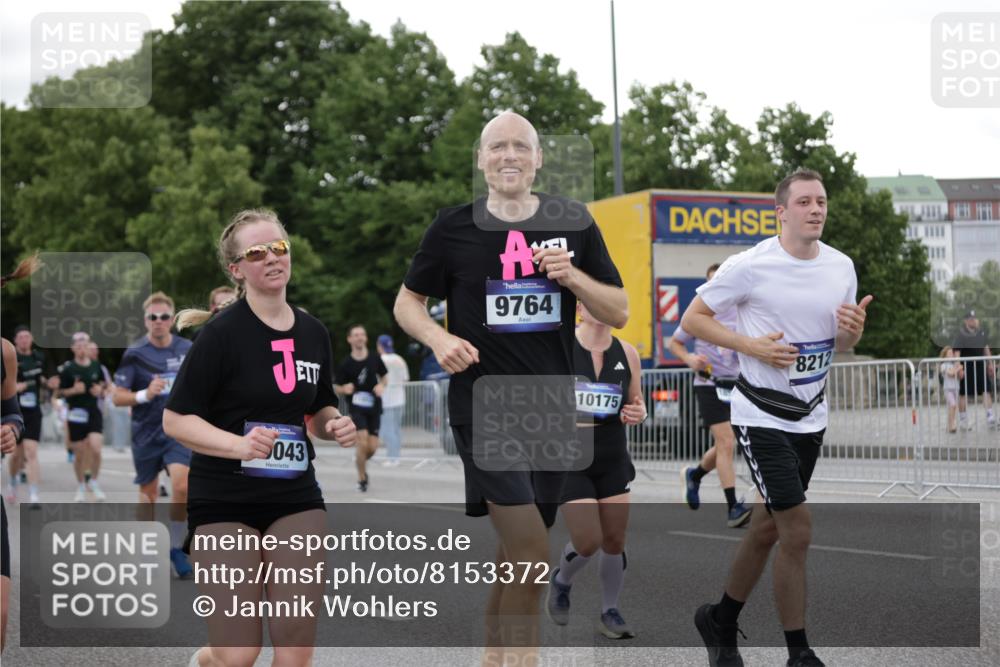29.06.2025 - hella hamburg halbmarathon Jannik Wohlers http://msf.ph/oto/8153372 29.06.2025 10:53:01 Lombardsbrücke 1340, 1709, 1900, 1906, 1984, 2065, 2409, 2429, 3226, 4195, 4595, 5428, 5562, 5815, 6041, 6044, 7068, 7483, 7611, 7876, 8189, 8212, 8414, 8515, 8906, 9077, 9456, 9685, 9764, 9785, 10043, 10175, 10490, 11489, 11914, 12068, 12082, 12193, 12219, 12259, 12280, 12459, 12700, 13011, 13072, 13326, 13351, 14038, 14065, 14419, 14761, 15498, 16979, 17012, 17236, 17577, 17600, 18057, 18079, 18144, 18311, 18523, 18532, 18593, 18609 meine-sportfotos.de