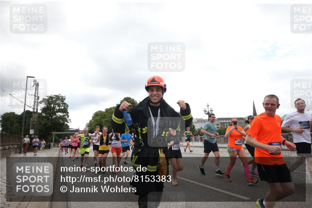 29.06.2025 - hella hamburg halbmarathon Jannik Wohlers http://msf.ph/oto/8153383 29.06.2025 10:48:42 Lombardsbrücke 2160, 2395, 2541, 2713, 2927, 3070, 3086, 3215, 3253, 4403, 5118, 5479, 5480, 5551, 6015, 6437, 6566, 6979, 7931, 7936, 9245, 9341, 9359, 10033, 10038, 10081, 10782, 10785, 11000, 11031, 11192, 11601, 11681, 11690, 11741, 11865, 12010, 12173, 12380, 12664, 12881, 12882, 13426, 13507, 13549, 13564, 13565, 14080, 14081, 14623, 15064, 15100, 15159, 15176, 15411, 15530, 15597, 15631, 15771, 16012, 16759, 17287, 17315, 17538, 17647, 17693, 18016, 18453 meine-sportfotos.de