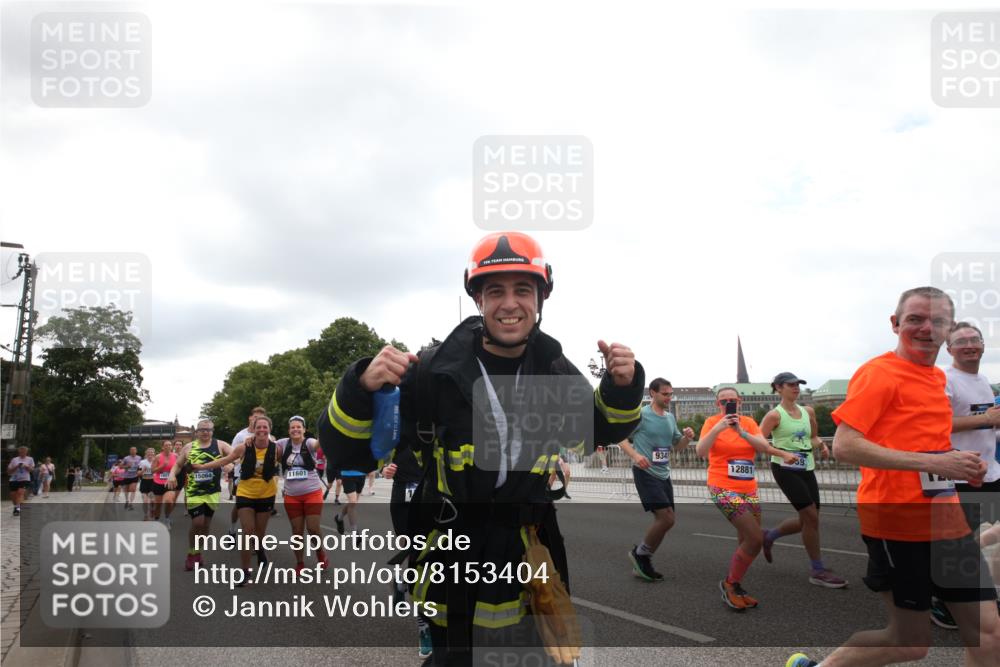 29.06.2025 - hella hamburg halbmarathon Jannik Wohlers http://msf.ph/oto/8153404 29.06.2025 10:48:43 Lombardsbrücke 2160, 2395, 2541, 2713, 2927, 3070, 3086, 3253, 4403, 4525, 4527, 5118, 5479, 5480, 5551, 6015, 6566, 6979, 7931, 7936, 8549, 9245, 9341, 9359, 10033, 10038, 10081, 10479, 10782, 10785, 11000, 11031, 11192, 11601, 11681, 11690, 11741, 11865, 12010, 12173, 12380, 12664, 12881, 12882, 13426, 13507, 13564, 13565, 14080, 14081, 14623, 15064, 15100, 15159, 15176, 15411, 15530, 15597, 15631, 15771, 16012, 16759, 17287, 17315, 17538, 17647, 17693, 18016, 18453 meine-sportfotos.de