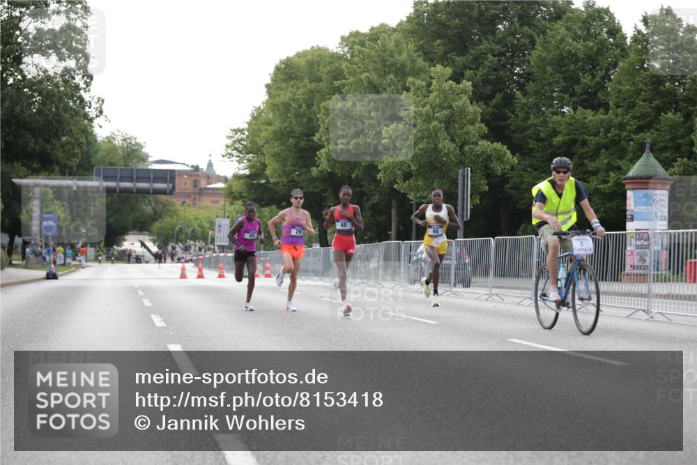 29.06.2025 - hella hamburg halbmarathon Jannik Wohlers http://msf.ph/oto/8153418 29.06.2025 09:34:38 Lombardsbrücke 29, 43, 46, 48 meine-sportfotos.de