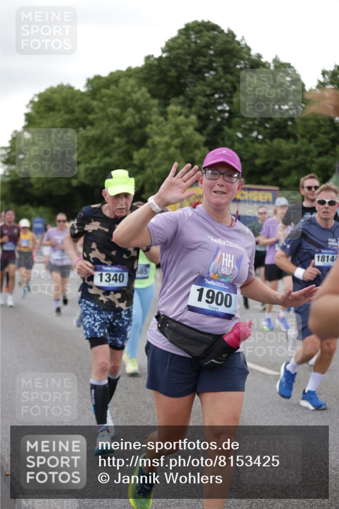 29.06.2025 - hella hamburg halbmarathon Jannik Wohlers http://msf.ph/oto/8153425 29.06.2025 10:53:02 Lombardsbrücke 1340, 1709, 1900, 1906, 1984, 2065, 2409, 2429, 3226, 4195, 4595, 5428, 5562, 5815, 6041, 6044, 6306, 7068, 7483, 7537, 7611, 7876, 8189, 8212, 8414, 8515, 8906, 9077, 9456, 9685, 9764, 9785, 10043, 10175, 10490, 11489, 11914, 12068, 12082, 12193, 12219, 12259, 12280, 12459, 12700, 13011, 13072, 13326, 13351, 14065, 14419, 14761, 15118, 15498, 15804, 16979, 17012, 17236, 17577, 17600, 18057, 18079, 18144, 18311, 18523, 18532, 18593, 18609 meine-sportfotos.de