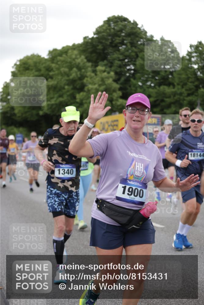 29.06.2025 - hella hamburg halbmarathon Jannik Wohlers http://msf.ph/oto/8153431 29.06.2025 10:53:02 Lombardsbrücke 1340, 1709, 1900, 1906, 1984, 2065, 2409, 2429, 3226, 4195, 4595, 5428, 5562, 5815, 6041, 6044, 6306, 7068, 7483, 7537, 7611, 7876, 8189, 8212, 8414, 8515, 8906, 9077, 9456, 9685, 9764, 9785, 10043, 10175, 10490, 11489, 11914, 12068, 12082, 12193, 12219, 12259, 12280, 12459, 12700, 13011, 13072, 13326, 13351, 14065, 14419, 14761, 15118, 15498, 15804, 16979, 17012, 17236, 17577, 17600, 18057, 18079, 18144, 18311, 18523, 18532, 18593, 18609 meine-sportfotos.de