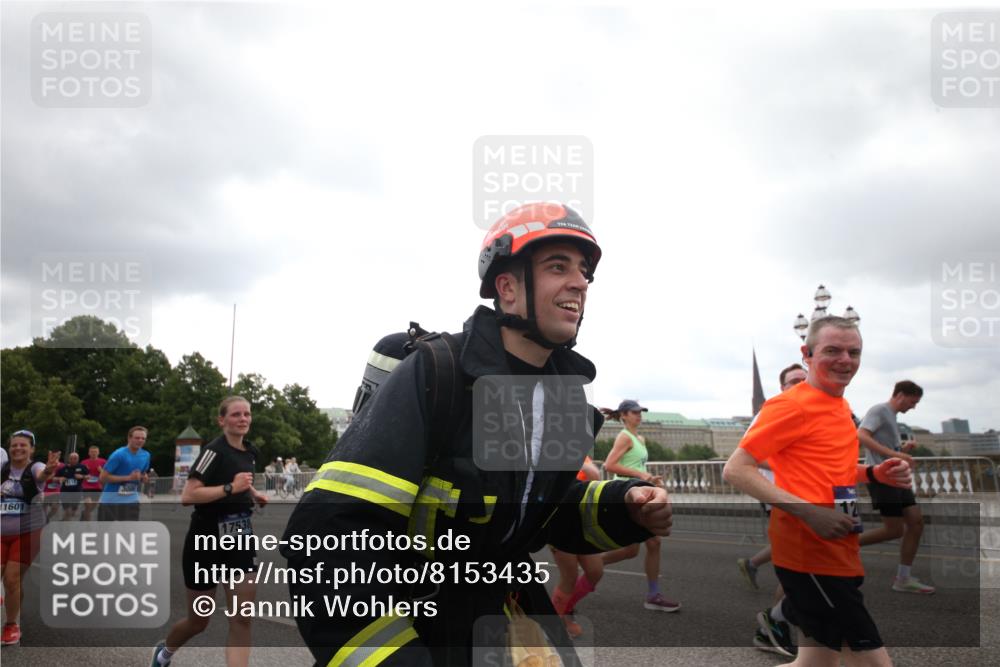 29.06.2025 - hella hamburg halbmarathon Jannik Wohlers http://msf.ph/oto/8153435 29.06.2025 10:48:43 Lombardsbrücke 2160, 2395, 2541, 2713, 2927, 3070, 3086, 3253, 4403, 4525, 4527, 5118, 5479, 5480, 5551, 6015, 6566, 6979, 7931, 7936, 8549, 9245, 9341, 9359, 10033, 10038, 10081, 10479, 10782, 10785, 11000, 11031, 11192, 11601, 11681, 11690, 11741, 11865, 12010, 12173, 12380, 12664, 12881, 12882, 13426, 13507, 13564, 13565, 14080, 14081, 14623, 15064, 15100, 15159, 15176, 15411, 15530, 15597, 15631, 15771, 16012, 16759, 17287, 17315, 17538, 17647, 17693, 18016, 18453 meine-sportfotos.de