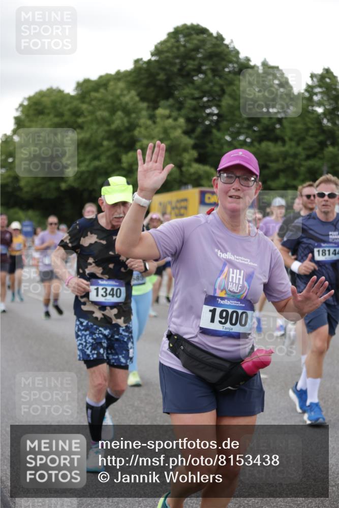 29.06.2025 - hella hamburg halbmarathon Jannik Wohlers http://msf.ph/oto/8153438 29.06.2025 10:53:02 Lombardsbrücke 1340, 1709, 1900, 1906, 1984, 2065, 2409, 2429, 3226, 4195, 4595, 5428, 5562, 5815, 6041, 6044, 6306, 7068, 7483, 7537, 7611, 7876, 8189, 8212, 8414, 8515, 8906, 9077, 9456, 9685, 9764, 9785, 10043, 10175, 10490, 11489, 11914, 12068, 12082, 12193, 12219, 12259, 12280, 12459, 12700, 13011, 13072, 13326, 13351, 14065, 14419, 14761, 15118, 15498, 15804, 16979, 17012, 17236, 17577, 17600, 18057, 18079, 18144, 18311, 18523, 18532, 18593, 18609 meine-sportfotos.de