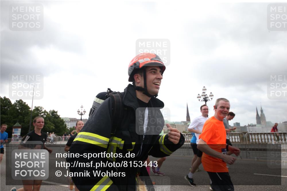 29.06.2025 - hella hamburg halbmarathon Jannik Wohlers http://msf.ph/oto/8153443 29.06.2025 10:48:43 Lombardsbrücke 2160, 2395, 2541, 2713, 2927, 3070, 3086, 3253, 4403, 4525, 4527, 5118, 5479, 5480, 5551, 6015, 6566, 6979, 7931, 7936, 8549, 9245, 9341, 9359, 10033, 10038, 10081, 10479, 10782, 10785, 11000, 11031, 11192, 11601, 11681, 11690, 11741, 11865, 12010, 12173, 12380, 12664, 12881, 12882, 13426, 13507, 13564, 13565, 14080, 14081, 14623, 15064, 15100, 15159, 15176, 15411, 15530, 15597, 15631, 15771, 16012, 16759, 17287, 17315, 17538, 17647, 17693, 18016, 18453 meine-sportfotos.de