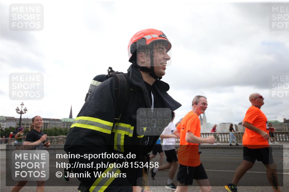 29.06.2025 - hella hamburg halbmarathon Jannik Wohlers http://msf.ph/oto/8153458 29.06.2025 10:48:43 Lombardsbrücke 2160, 2395, 2541, 2713, 2927, 3070, 3086, 3253, 4403, 4525, 4527, 5118, 5479, 5480, 5551, 6015, 6566, 6979, 7931, 7936, 8549, 9245, 9341, 9359, 10033, 10038, 10081, 10479, 10782, 10785, 11000, 11031, 11192, 11601, 11681, 11690, 11741, 11865, 12010, 12173, 12380, 12664, 12881, 12882, 13426, 13507, 13564, 13565, 14080, 14081, 14623, 15064, 15100, 15159, 15176, 15411, 15530, 15597, 15631, 15771, 16012, 16759, 17287, 17315, 17538, 17647, 17693, 18016, 18453 meine-sportfotos.de