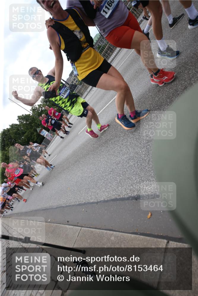 29.06.2025 - hella hamburg halbmarathon Jannik Wohlers http://msf.ph/oto/8153464 29.06.2025 10:48:45 Lombardsbrücke 2160, 2395, 2541, 2713, 2927, 3070, 3086, 3232, 3253, 4403, 4525, 4527, 5118, 5463, 5551, 6566, 6979, 7931, 7936, 8549, 9245, 9341, 9359, 10033, 10038, 10081, 10130, 10479, 10782, 10785, 11000, 11031, 11192, 11601, 11681, 11741, 11865, 12010, 12173, 12380, 12664, 12881, 12882, 13426, 13564, 13565, 14080, 14081, 14623, 15064, 15159, 15176, 15411, 15530, 15597, 15631, 15771, 16012, 16759, 17287, 17315, 17538, 17647, 17693, 18016, 18453 meine-sportfotos.de