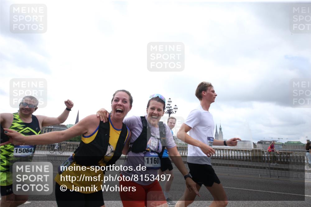 29.06.2025 - hella hamburg halbmarathon Jannik Wohlers http://msf.ph/oto/8153497 29.06.2025 10:48:46 Lombardsbrücke 1525, 2395, 2541, 2713, 2927, 3070, 3086, 3232, 3253, 4403, 4525, 4527, 4809, 5118, 5463, 5551, 6566, 6979, 6989, 7931, 7936, 8549, 9245, 9341, 9359, 10033, 10038, 10081, 10130, 10479, 10782, 10785, 11000, 11031, 11192, 11601, 11681, 11741, 11865, 12010, 12173, 12380, 12664, 12881, 12882, 13426, 13564, 13565, 14080, 14081, 14623, 15064, 15159, 15176, 15411, 15530, 15597, 15631, 15771, 16012, 16759, 17287, 17315, 17538, 17647, 17693, 18016, 18453 meine-sportfotos.de