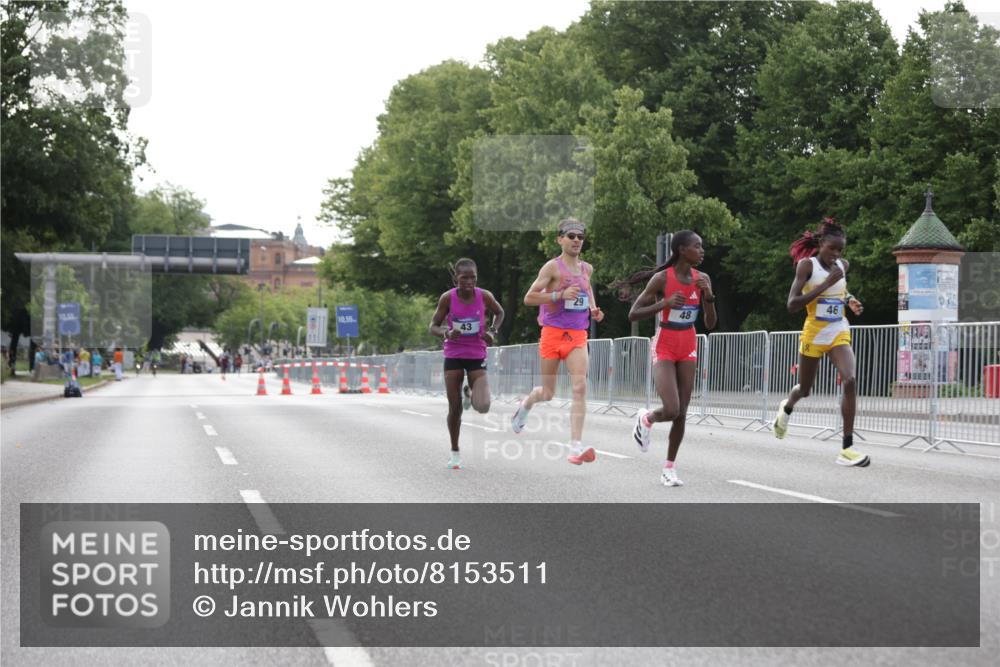 29.06.2025 - hella hamburg halbmarathon Jannik Wohlers http://msf.ph/oto/8153511 29.06.2025 09:34:39 Lombardsbrücke 29, 43, 46, 48 meine-sportfotos.de