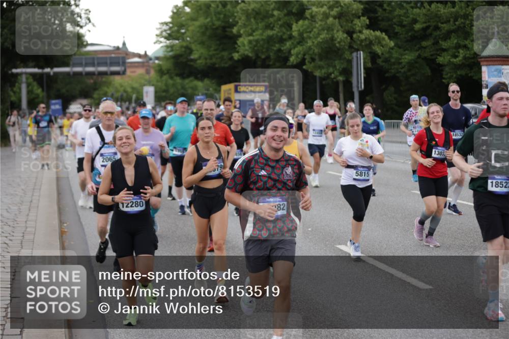 29.06.2025 - hella hamburg halbmarathon Jannik Wohlers http://msf.ph/oto/8153519 29.06.2025 10:53:06 Lombardsbrücke 1340, 1709, 1900, 1906, 1984, 2065, 2409, 2429, 3226, 4195, 4595, 5562, 5815, 5857, 6041, 6044, 6306, 6913, 6996, 7068, 7537, 7611, 7876, 7890, 8189, 8212, 8515, 8906, 9077, 9456, 9685, 9764, 9785, 10043, 10175, 10490, 11489, 11914, 12068, 12082, 12219, 12259, 12280, 12459, 13011, 13072, 13326, 13351, 14065, 14419, 14927, 15118, 15498, 15804, 16979, 17236, 17600, 17709, 18057, 18079, 18083, 18144, 18311, 18523, 18532, 18593, 18609 meine-sportfotos.de