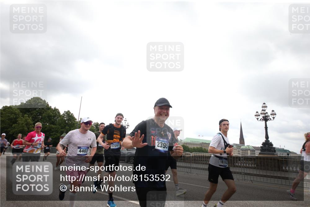 29.06.2025 - hella hamburg halbmarathon Jannik Wohlers http://msf.ph/oto/8153532 29.06.2025 10:48:50 Lombardsbrücke 1525, 2067, 2395, 2527, 2541, 2713, 2927, 3070, 3086, 3232, 3253, 4403, 4525, 4527, 4589, 4809, 5106, 5118, 5463, 6979, 6989, 7301, 7931, 7936, 8549, 9245, 9341, 9359, 10033, 10038, 10130, 10333, 10479, 10782, 10785, 11031, 11192, 11601, 11681, 11741, 12010, 12380, 12664, 12669, 13564, 13565, 14080, 14081, 15057, 15064, 15176, 15411, 15530, 15597, 15631, 16012, 16759, 17287, 17315, 17647, 17964, 18453, 18470 meine-sportfotos.de