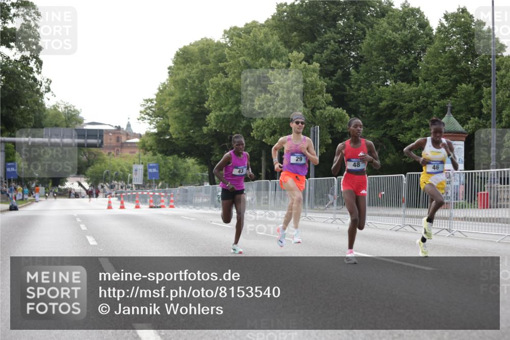 29.06.2025 - hella hamburg halbmarathon Jannik Wohlers http://msf.ph/oto/8153540 29.06.2025 09:34:39 Lombardsbrücke 29, 43, 46, 48 meine-sportfotos.de
