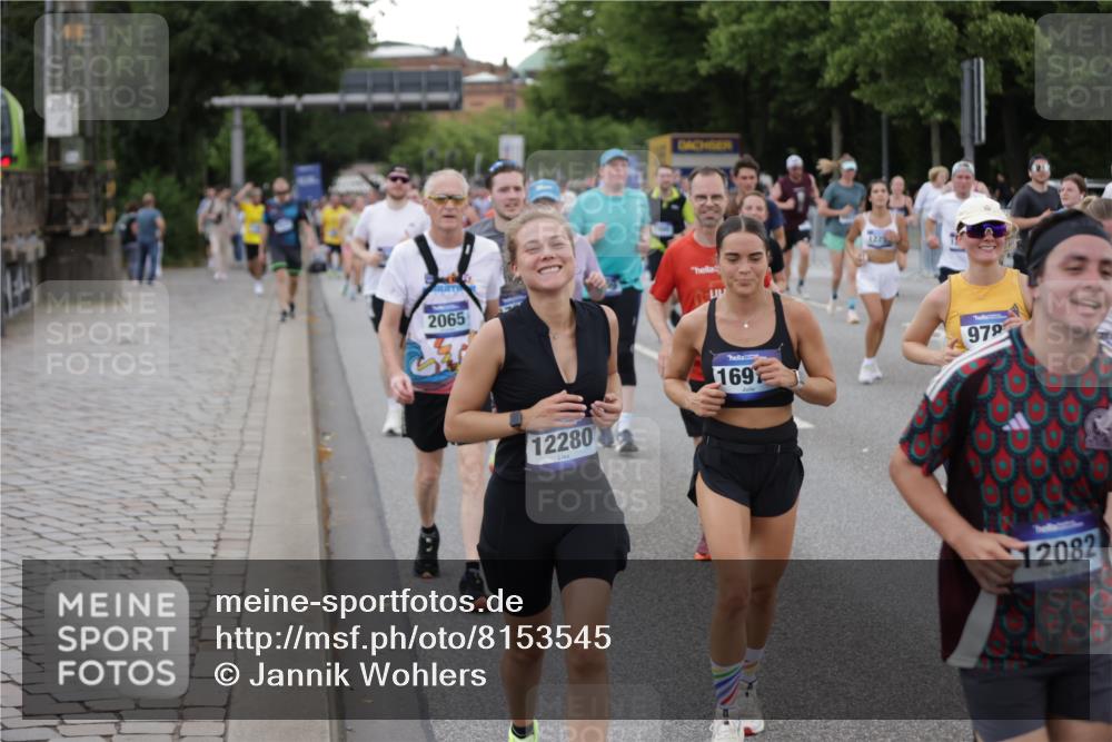 29.06.2025 - hella hamburg halbmarathon Jannik Wohlers http://msf.ph/oto/8153545 29.06.2025 10:53:07 Lombardsbrücke 1340, 1709, 1900, 1906, 1984, 2065, 2429, 3226, 4195, 4595, 5562, 5815, 5857, 6041, 6044, 6306, 6913, 6996, 7068, 7537, 7611, 7876, 7890, 8189, 8212, 8515, 8906, 9077, 9456, 9531, 9685, 9764, 9785, 10043, 10175, 10490, 11489, 11914, 12068, 12082, 12219, 12259, 12280, 12459, 13011, 13072, 13326, 13351, 14065, 14419, 14927, 15118, 15292, 15498, 15804, 15821, 15822, 16979, 17236, 17600, 17709, 18057, 18059, 18079, 18083, 18144, 18523, 18532, 18593, 18609 meine-sportfotos.de