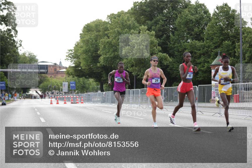 29.06.2025 - hella hamburg halbmarathon Jannik Wohlers http://msf.ph/oto/8153556 29.06.2025 09:34:39 Lombardsbrücke 29, 43, 46, 48 meine-sportfotos.de
