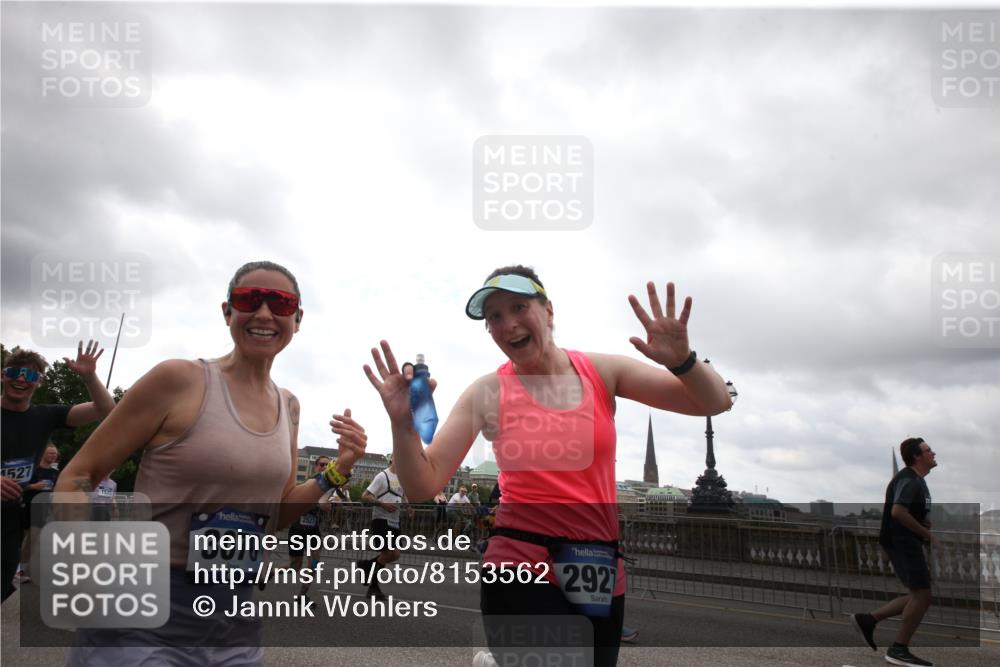 29.06.2025 - hella hamburg halbmarathon Jannik Wohlers http://msf.ph/oto/8153562 29.06.2025 10:48:59 Lombardsbrücke 1525, 1625, 2067, 2527, 2541, 2668, 2927, 3070, 3183, 3232, 3383, 3943, 4403, 4525, 4527, 4589, 4769, 4809, 5106, 5463, 6191, 6989, 7301, 7650, 7931, 7936, 8549, 9245, 9261, 10033, 10038, 10130, 10333, 10479, 10782, 10785, 11558, 11631, 11681, 12669, 13564, 13565, 14389, 14390, 15057, 15412, 16436, 16759, 17085, 17089, 17287, 17315, 17647, 17964, 18453, 18470 meine-sportfotos.de