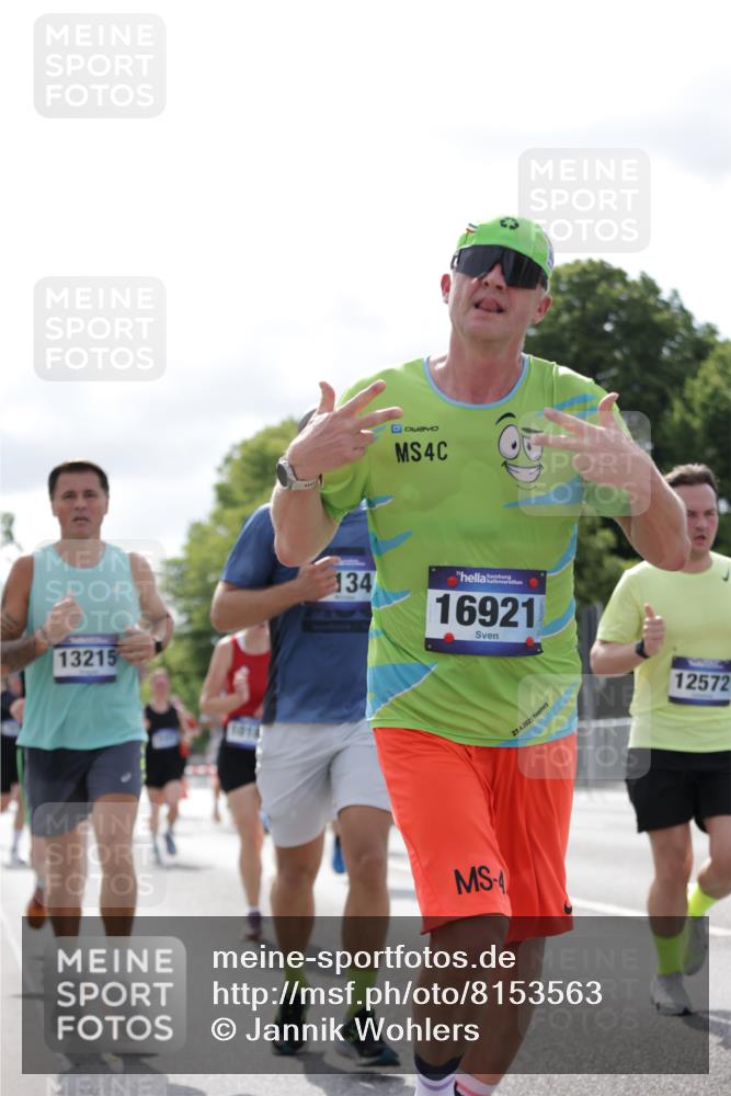 29.06.2025 - hella hamburg halbmarathon Jannik Wohlers http://msf.ph/oto/8153563 29.06.2025 10:15:52 Lombardsbrücke 1212, 1244, 1308, 1599, 2071, 2165, 2803, 2835, 3030, 3134, 3648, 4583, 4637, 5046, 5294, 6024, 7753, 8169, 8274, 8597, 8645, 9601, 9628, 9802, 9810, 9881, 10107, 10139, 10141, 10183, 10292, 10844, 10990, 11344, 11345, 12572, 13215, 13610, 13727, 15332, 15388, 15487, 15571, 15724, 16199, 16921, 17592, 17806, 17854, 18735 meine-sportfotos.de