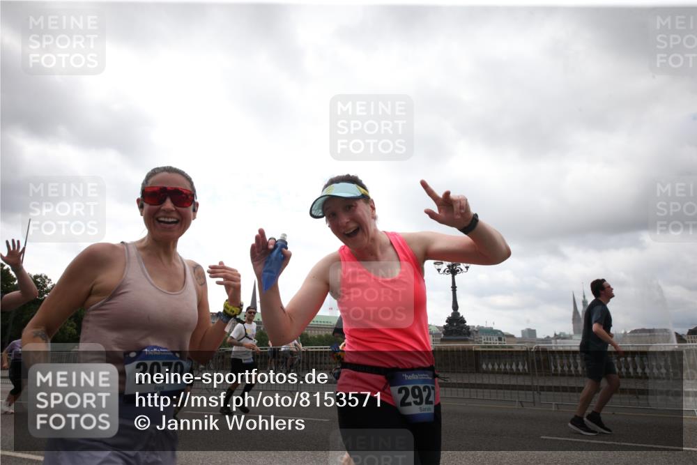29.06.2025 - hella hamburg halbmarathon Jannik Wohlers http://msf.ph/oto/8153571 29.06.2025 10:48:59 Lombardsbrücke 1525, 1625, 2067, 2527, 2541, 2668, 2927, 3070, 3183, 3232, 3383, 3943, 4403, 4525, 4527, 4589, 4769, 4809, 5106, 5463, 6191, 6989, 7301, 7650, 7931, 7936, 8549, 9245, 9261, 10033, 10038, 10130, 10333, 10479, 10782, 10785, 11558, 11631, 11681, 12669, 13564, 13565, 14389, 14390, 15057, 15412, 16436, 16759, 17085, 17089, 17287, 17315, 17647, 17964, 18453, 18470 meine-sportfotos.de