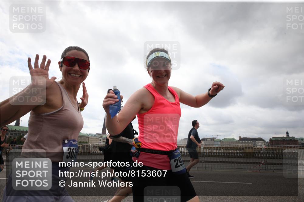 29.06.2025 - hella hamburg halbmarathon Jannik Wohlers http://msf.ph/oto/8153607 29.06.2025 10:48:59 Lombardsbrücke 1525, 1625, 2067, 2527, 2541, 2668, 2927, 3070, 3183, 3232, 3383, 3943, 4403, 4525, 4527, 4589, 4769, 4809, 5106, 5463, 6191, 6989, 7301, 7650, 7931, 7936, 8549, 9245, 9261, 10033, 10038, 10130, 10333, 10479, 10782, 10785, 11558, 11631, 11681, 12669, 13564, 13565, 14389, 14390, 15057, 15412, 16436, 16759, 17085, 17089, 17287, 17315, 17647, 17964, 18453, 18470 meine-sportfotos.de