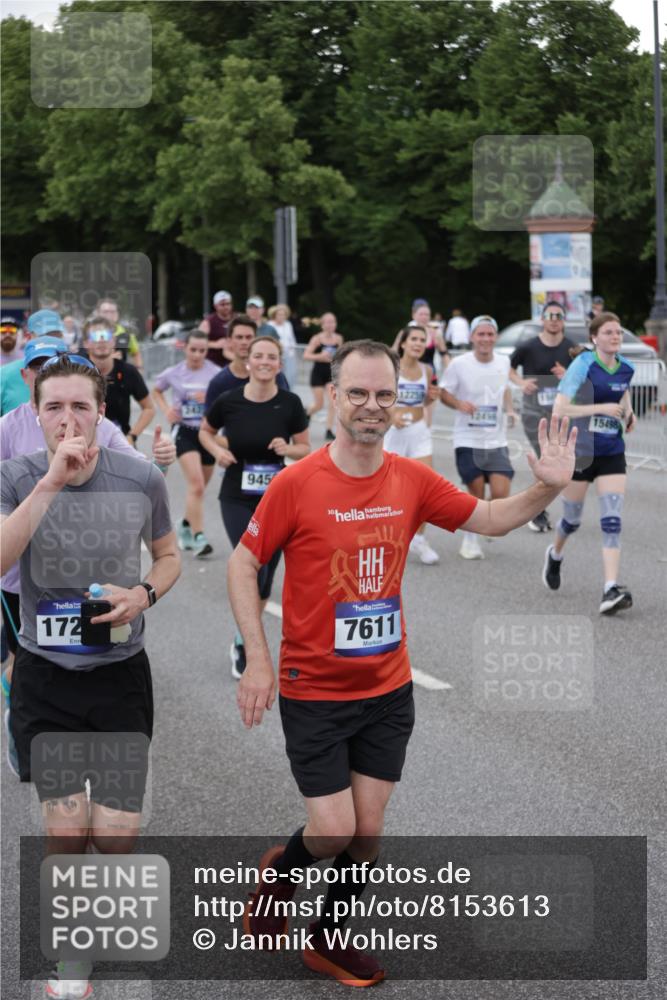 29.06.2025 - hella hamburg halbmarathon Jannik Wohlers http://msf.ph/oto/8153613 29.06.2025 10:53:09 Lombardsbrücke 1340, 1709, 1900, 1906, 1984, 2065, 2429, 3226, 4595, 5562, 5815, 5857, 6041, 6044, 6306, 6913, 6996, 7039, 7068, 7537, 7611, 7876, 7890, 8189, 8212, 8515, 8906, 9077, 9456, 9531, 9685, 9785, 10175, 11489, 11914, 12068, 12082, 12259, 12280, 12459, 13072, 13316, 13351, 14065, 14419, 14927, 15118, 15292, 15498, 15804, 15821, 15822, 16979, 17236, 17709, 18057, 18059, 18079, 18083, 18144, 18523, 18532, 18593, 18609 meine-sportfotos.de