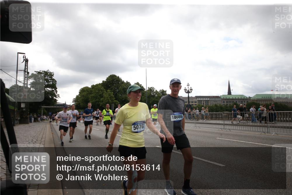 29.06.2025 - hella hamburg halbmarathon Jannik Wohlers http://msf.ph/oto/8153614 29.06.2025 10:49:38 Lombardsbrücke 1487, 1511, 2212, 3701, 4090, 4870, 5749, 5751, 6830, 7721, 7722, 7755, 8254, 9015, 9605, 9940, 10060, 10617, 10683, 11030, 11760, 13127, 13128, 13309, 13381, 13744, 13846, 14505, 14545, 15626, 15633, 16365, 16410, 16412, 18961, 19086 meine-sportfotos.de