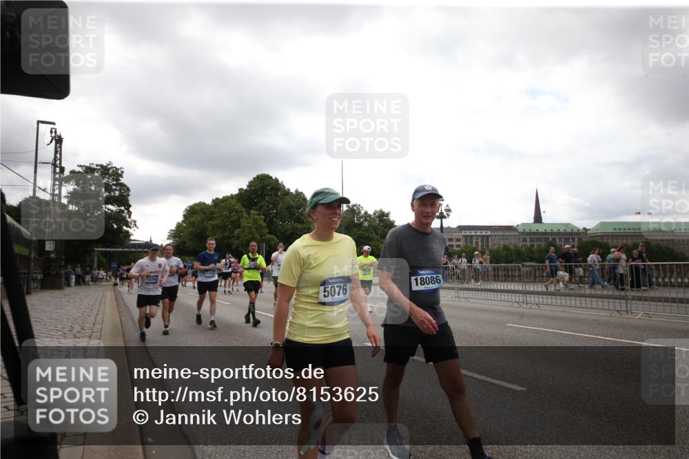29.06.2025 - hella hamburg halbmarathon Jannik Wohlers http://msf.ph/oto/8153625 29.06.2025 10:49:38 Lombardsbrücke 1487, 1511, 2212, 3701, 4090, 4870, 5749, 5751, 6830, 7721, 7722, 7755, 8254, 9015, 9605, 9940, 10060, 10617, 10683, 11030, 11760, 13127, 13128, 13309, 13381, 13744, 13846, 14505, 14545, 15626, 15633, 16365, 16410, 16412, 18961, 19086 meine-sportfotos.de