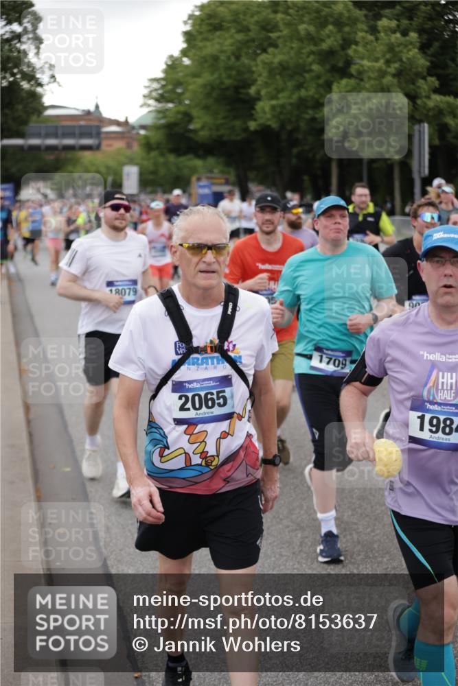 29.06.2025 - hella hamburg halbmarathon Jannik Wohlers http://msf.ph/oto/8153637 29.06.2025 10:53:10 Lombardsbrücke 1340, 1709, 1900, 1906, 1984, 2065, 2429, 3226, 4595, 5562, 5815, 5857, 6041, 6044, 6306, 6913, 6996, 7039, 7068, 7537, 7611, 7876, 7890, 8189, 8212, 8515, 8906, 9077, 9456, 9531, 9685, 9771, 9785, 10175, 11489, 11493, 11914, 12068, 12082, 12259, 12280, 12459, 13072, 13316, 13351, 14065, 14927, 15118, 15292, 15498, 15804, 15821, 15822, 16979, 17236, 17709, 18057, 18059, 18079, 18083, 18144, 18523, 18532, 18593, 18609, 18902 meine-sportfotos.de