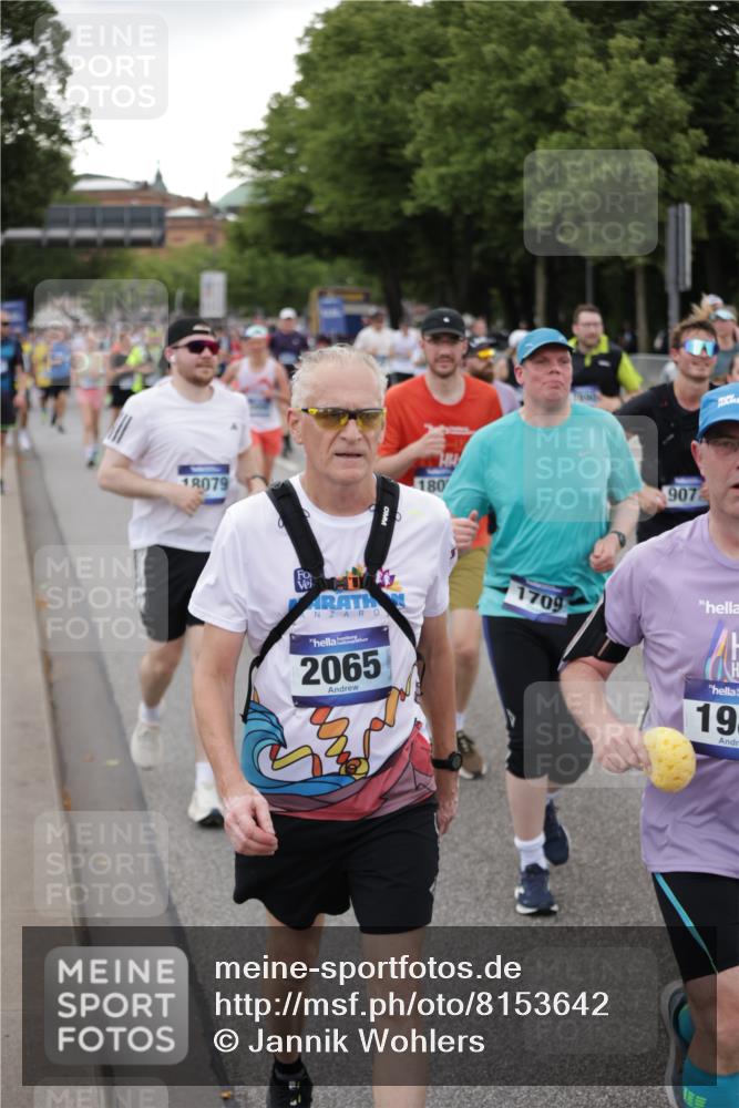 29.06.2025 - hella hamburg halbmarathon Jannik Wohlers http://msf.ph/oto/8153642 29.06.2025 10:53:10 Lombardsbrücke 1340, 1709, 1900, 1906, 1984, 2065, 2429, 3226, 4595, 5562, 5815, 5857, 6041, 6044, 6306, 6913, 6996, 7039, 7068, 7537, 7611, 7876, 7890, 8189, 8212, 8515, 8906, 9077, 9456, 9531, 9685, 9771, 9785, 10175, 11489, 11493, 11914, 12068, 12082, 12259, 12280, 12459, 13072, 13316, 13351, 14065, 14927, 15118, 15292, 15498, 15804, 15821, 15822, 16979, 17236, 17709, 18057, 18059, 18079, 18083, 18144, 18523, 18532, 18593, 18609, 18902 meine-sportfotos.de