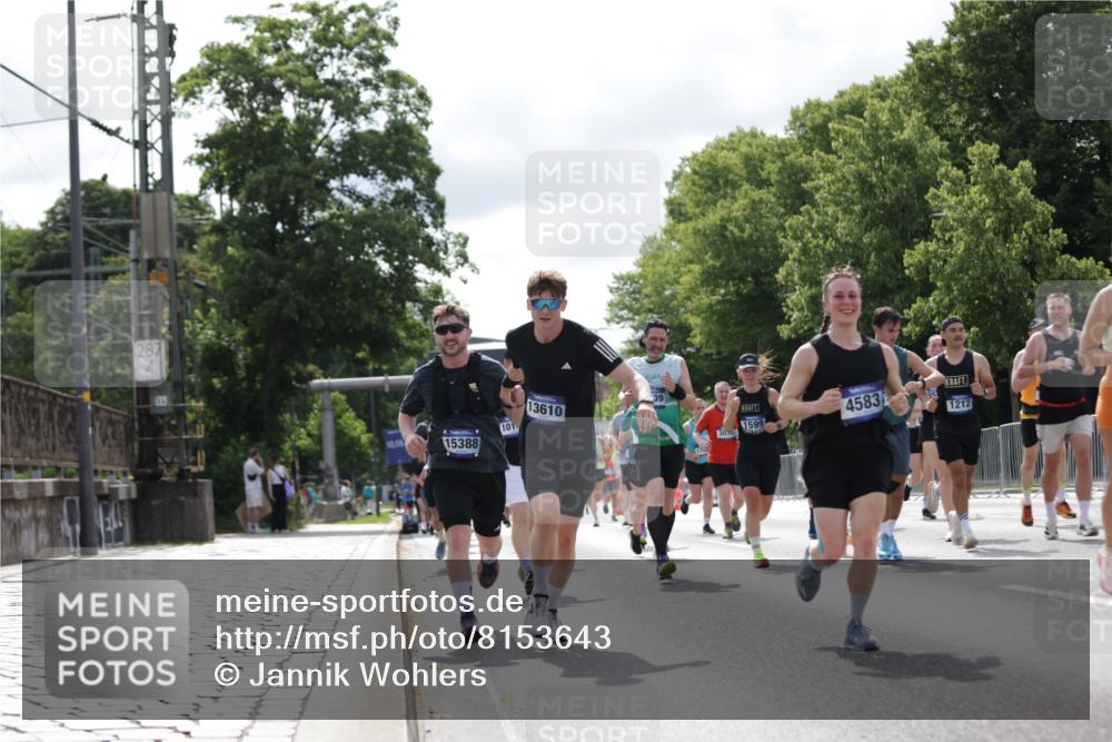 29.06.2025 - hella hamburg halbmarathon Jannik Wohlers http://msf.ph/oto/8153643 29.06.2025 10:15:55 Lombardsbrücke 1212, 1244, 1599, 2803, 2835, 3030, 3134, 3648, 4583, 4637, 5046, 5294, 6024, 7753, 8274, 8597, 8645, 9601, 9628, 9802, 9810, 9881, 10107, 10139, 10141, 10183, 10292, 10844, 10990, 11344, 11345, 11752, 12572, 13215, 13610, 13727, 15332, 15388, 15487, 15724, 16199, 16456, 16921, 17422, 17592, 17694, 17806, 17854, 17942, 18735 meine-sportfotos.de