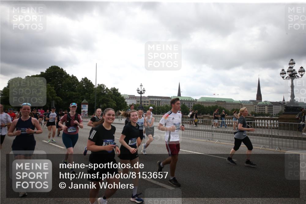 29.06.2025 - hella hamburg halbmarathon Jannik Wohlers http://msf.ph/oto/8153657 29.06.2025 10:50:23 Lombardsbrücke 1129, 1208, 1930, 2200, 2358, 3184, 3229, 3647, 3838, 4642, 4695, 4771, 4848, 6178, 7133, 7141, 7161, 7938, 8200, 8779, 8833, 8986, 9096, 9168, 9933, 10029, 10437, 10552, 10614, 10636, 11577, 12392, 12393, 12800, 13468, 13981, 14010, 14534, 14640, 14762, 14767, 14773, 15017, 15105, 15416, 16500, 16501, 16553, 16904, 17337, 17648, 17735, 18067 meine-sportfotos.de