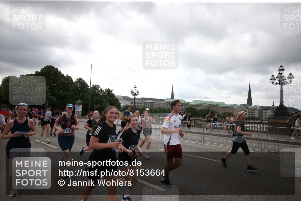 29.06.2025 - hella hamburg halbmarathon Jannik Wohlers http://msf.ph/oto/8153664 29.06.2025 10:50:23 Lombardsbrücke 1129, 1208, 1930, 2200, 2358, 3184, 3229, 3647, 3838, 4642, 4695, 4771, 4848, 6178, 7133, 7141, 7161, 7938, 8200, 8779, 8833, 8986, 9096, 9168, 9933, 10029, 10437, 10552, 10614, 10636, 11577, 12392, 12393, 12800, 13468, 13981, 14010, 14534, 14640, 14762, 14767, 14773, 15017, 15105, 15416, 16500, 16501, 16553, 16904, 17337, 17648, 17735, 18067 meine-sportfotos.de