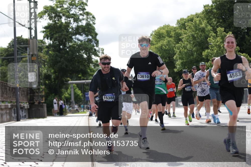 29.06.2025 - hella hamburg halbmarathon Jannik Wohlers http://msf.ph/oto/8153735 29.06.2025 10:15:56 Lombardsbrücke 1212, 1244, 1599, 2803, 2835, 3030, 3134, 3648, 4583, 4637, 5294, 6024, 7753, 8274, 8597, 8645, 8847, 9601, 9628, 9802, 9810, 9881, 10107, 10139, 10141, 10183, 10292, 10844, 10990, 11344, 11345, 11752, 12572, 13215, 13220, 13610, 13727, 15332, 15388, 15487, 15724, 16199, 16456, 16607, 16921, 17422, 17592, 17694, 17806, 17854, 17942, 18735 meine-sportfotos.de