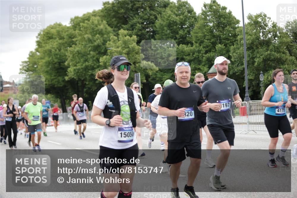 29.06.2025 - hella hamburg halbmarathon Jannik Wohlers http://msf.ph/oto/8153747 29.06.2025 11:00:20 Lombardsbrücke 1261, 1594, 2239, 2430, 2758, 2820, 2876, 2939, 3222, 3489, 4175, 4176, 4911, 4926, 5535, 5668, 5956, 6101, 6197, 6612, 6613, 6774, 7213, 7738, 7813, 8557, 8559, 8882, 10116, 10117, 10118, 10131, 10154, 11490, 12017, 12919, 12931, 13569, 13884, 14048, 14094, 14131, 14498, 14931, 15050, 16253, 16293, 16763, 17257, 17473, 17523, 17680, 17963, 18138, 18140, 18681, 18776 meine-sportfotos.de