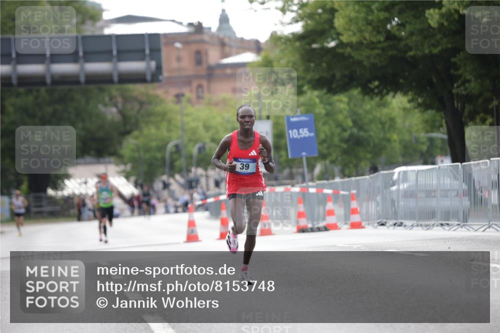 29.06.2025 - hella hamburg halbmarathon Jannik Wohlers http://msf.ph/oto/8153748 29.06.2025 09:35:01 Lombardsbrücke 36, 39 meine-sportfotos.de
