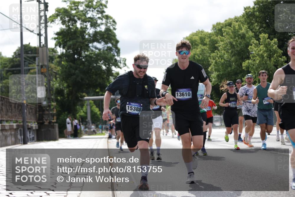 29.06.2025 - hella hamburg halbmarathon Jannik Wohlers http://msf.ph/oto/8153755 29.06.2025 10:15:56 Lombardsbrücke 1212, 1244, 1599, 2803, 2835, 3030, 3134, 3648, 4583, 4637, 5294, 6024, 7753, 8274, 8597, 8645, 8847, 9601, 9628, 9802, 9810, 9881, 10107, 10139, 10141, 10183, 10292, 10844, 10990, 11344, 11345, 11752, 12572, 13215, 13220, 13610, 13727, 15332, 15388, 15487, 15724, 16199, 16456, 16607, 16921, 17422, 17592, 17694, 17806, 17854, 17942, 18735 meine-sportfotos.de
