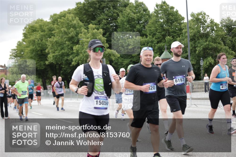 29.06.2025 - hella hamburg halbmarathon Jannik Wohlers http://msf.ph/oto/8153760 29.06.2025 11:00:21 Lombardsbrücke 1261, 1594, 2239, 2430, 2758, 2820, 2876, 2939, 3222, 3489, 4175, 4176, 4911, 4926, 5535, 5668, 5956, 6101, 6197, 6612, 6613, 6774, 7213, 7738, 7813, 8557, 8559, 8882, 10116, 10117, 10118, 10131, 10154, 11490, 12017, 12919, 12931, 13569, 13884, 14048, 14094, 14131, 14498, 14931, 15050, 16253, 16293, 16763, 17257, 17473, 17523, 17680, 17963, 18138, 18140, 18681, 18776 meine-sportfotos.de