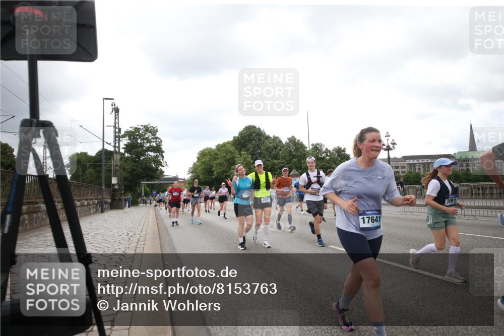 29.06.2025 - hella hamburg halbmarathon Jannik Wohlers http://msf.ph/oto/8153763 29.06.2025 10:51:23 Lombardsbrücke 2593, 3240, 3991, 5291, 5534, 5716, 5717, 6007, 6604, 6885, 6947, 7682, 8399, 9220, 9340, 9462, 9590, 9594, 9673, 10521, 10533, 10693, 10830, 11101, 11875, 12065, 12766, 13151, 13152, 14937, 14959, 15128, 16595, 17364, 17429, 17641, 17902, 18615, 18780, 18975 meine-sportfotos.de