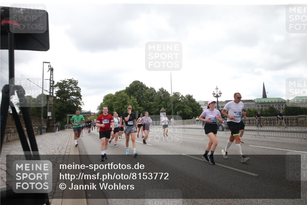 29.06.2025 - hella hamburg halbmarathon Jannik Wohlers http://msf.ph/oto/8153772 29.06.2025 10:51:27 Lombardsbrücke 1418, 3240, 3991, 4598, 4606, 5534, 6007, 6604, 6947, 7682, 8621, 9220, 9462, 9590, 9594, 9673, 10521, 10533, 10693, 10830, 11101, 11875, 12065, 13151, 13152, 14720, 14937, 14959, 15128, 16015, 17364, 17429, 17641, 17902, 18615, 18780, 18975 meine-sportfotos.de