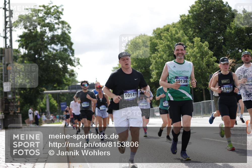 29.06.2025 - hella hamburg halbmarathon Jannik Wohlers http://msf.ph/oto/8153806 29.06.2025 10:15:58 Lombardsbrücke 1212, 1244, 1599, 2835, 3030, 3134, 3156, 3484, 3648, 4583, 4637, 5294, 6024, 7753, 8295, 8597, 8645, 8707, 8847, 9601, 9628, 9810, 9881, 10139, 10141, 10183, 10292, 10990, 11344, 11345, 11752, 12572, 13215, 13220, 13610, 13727, 13835, 14857, 15332, 15388, 15487, 16186, 16199, 16456, 16607, 16921, 17422, 17592, 17694, 17806, 17854, 17942, 18735 meine-sportfotos.de