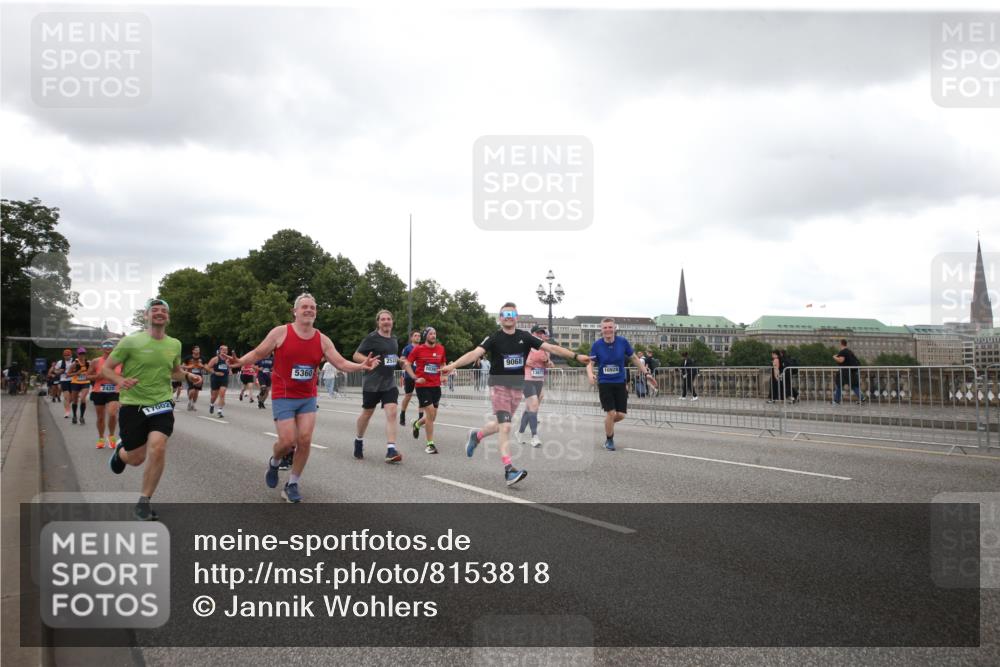 29.06.2025 - hella hamburg halbmarathon Jannik Wohlers http://msf.ph/oto/8153818 29.06.2025 10:52:10 Lombardsbrücke 1369, 1826, 2362, 2420, 2528, 2983, 3140, 3227, 4591, 5360, 6671, 7511, 7735, 7812, 9068, 9070, 9103, 9731, 10080, 10392, 10600, 10879, 10928, 11084, 11297, 12546, 12994, 13207, 13208, 13305, 13677, 14424, 14704, 14893, 14897, 15205, 15447, 15906, 16053, 16056, 16984, 17002, 17050, 17359, 17896, 18106, 18115, 18633, 18645, 18751, 18997, 19063, 19097 meine-sportfotos.de