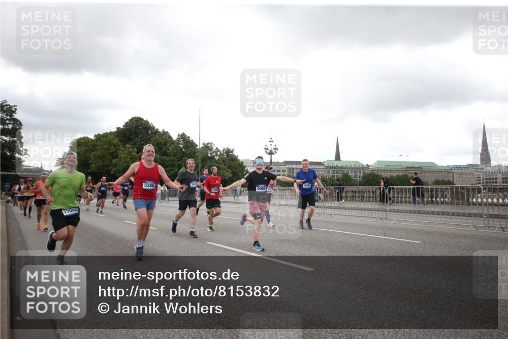 29.06.2025 - hella hamburg halbmarathon Jannik Wohlers http://msf.ph/oto/8153832 29.06.2025 10:52:10 Lombardsbrücke 1369, 1826, 2362, 2420, 2528, 2983, 3140, 3227, 4591, 5360, 6671, 7511, 7735, 7812, 9068, 9070, 9103, 9731, 10080, 10392, 10600, 10879, 10928, 11084, 11297, 12546, 12994, 13207, 13208, 13305, 13677, 14424, 14704, 14893, 14897, 15205, 15447, 15906, 16053, 16056, 16984, 17002, 17050, 17359, 17896, 18106, 18115, 18633, 18645, 18751, 18997, 19063, 19097 meine-sportfotos.de
