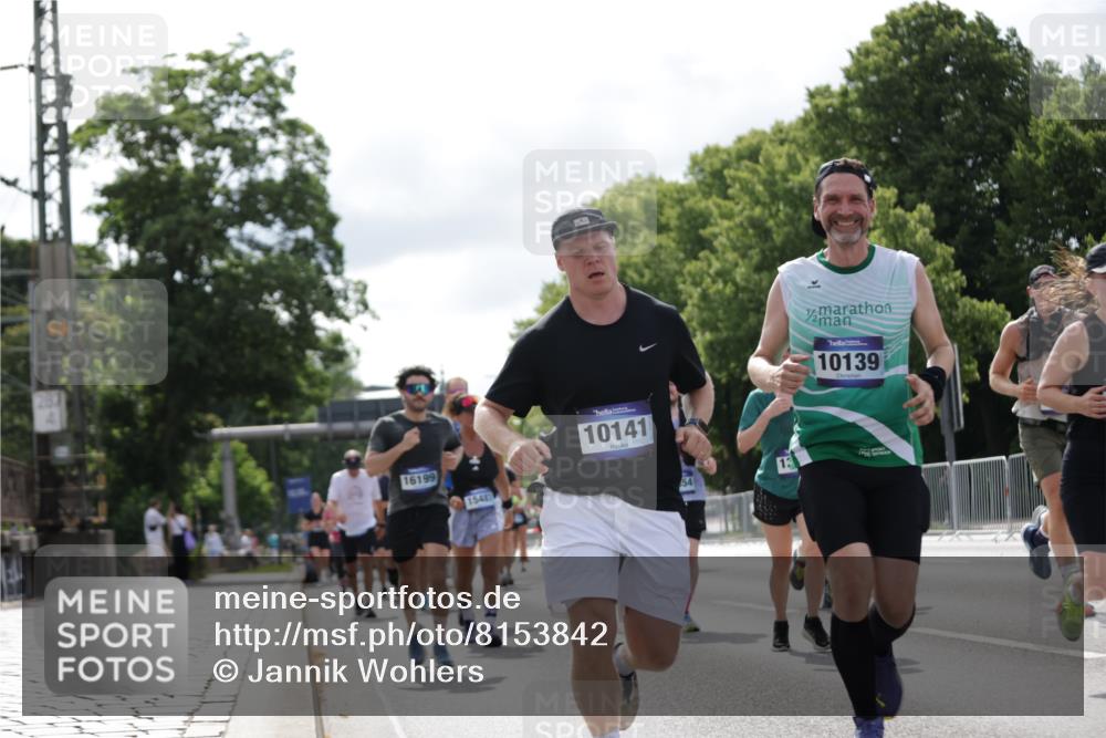 29.06.2025 - hella hamburg halbmarathon Jannik Wohlers http://msf.ph/oto/8153842 29.06.2025 10:15:58 Lombardsbrücke 1212, 1244, 1599, 2835, 3030, 3134, 3156, 3484, 3648, 4583, 4637, 5294, 6024, 7753, 8295, 8597, 8645, 8707, 8847, 9601, 9628, 9810, 9881, 10139, 10141, 10183, 10292, 10990, 11344, 11345, 11752, 12572, 13215, 13220, 13610, 13727, 13835, 14857, 15332, 15388, 15487, 16186, 16199, 16456, 16607, 16921, 17422, 17592, 17694, 17806, 17854, 17942, 18735 meine-sportfotos.de