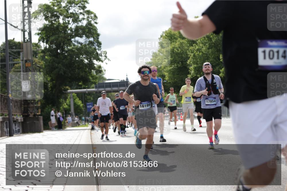 29.06.2025 - hella hamburg halbmarathon Jannik Wohlers http://msf.ph/oto/8153866 29.06.2025 10:15:59 Lombardsbrücke 1212, 1244, 1599, 2835, 3030, 3134, 3156, 3484, 3648, 4583, 4637, 5294, 6024, 7158, 7753, 8295, 8597, 8645, 8707, 8847, 9628, 9810, 9881, 10139, 10141, 10183, 10990, 11344, 11345, 11752, 12572, 13215, 13220, 13610, 13727, 13835, 14857, 15332, 15388, 15487, 16186, 16199, 16456, 16607, 16921, 17422, 17592, 17694, 17806, 17838, 17854, 17942, 18735 meine-sportfotos.de