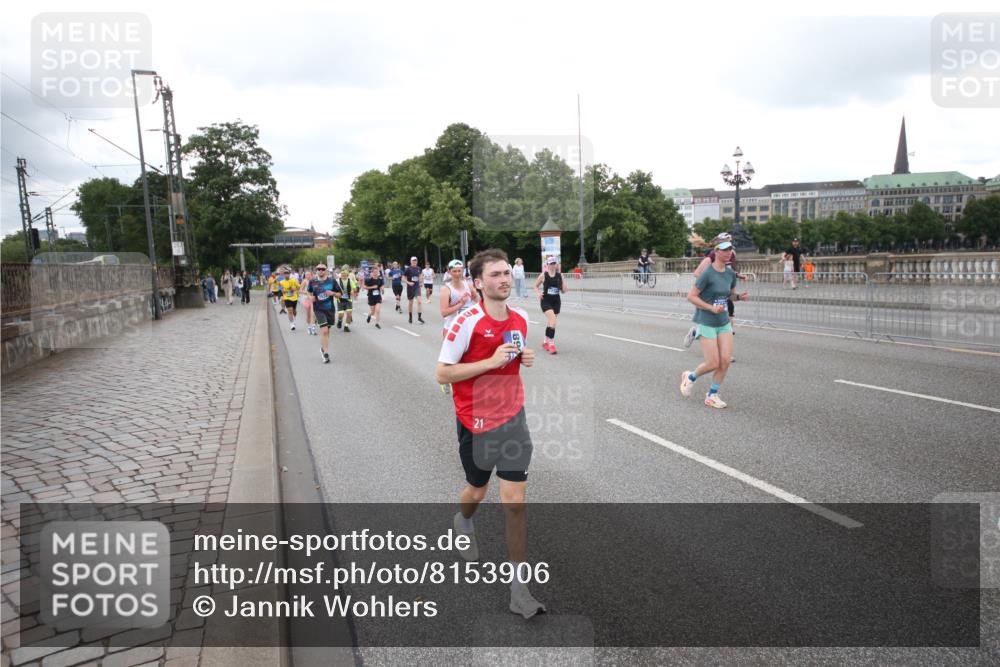29.06.2025 - hella hamburg halbmarathon Jannik Wohlers http://msf.ph/oto/8153906 29.06.2025 10:53:15 Lombardsbrücke 1709, 1984, 2429, 3055, 3226, 4595, 4801, 5562, 5856, 5857, 6039, 6041, 6044, 6273, 6306, 6913, 6996, 7039, 7537, 7611, 7876, 7890, 9077, 9456, 9531, 9771, 9785, 11489, 11493, 11914, 12068, 12082, 12259, 12280, 12459, 13072, 13316, 13351, 14799, 14927, 15118, 15290, 15292, 15498, 15804, 15821, 15822, 16313, 16748, 16979, 17236, 17709, 18057, 18059, 18079, 18083, 18523, 18532, 18593, 18609, 18902 meine-sportfotos.de